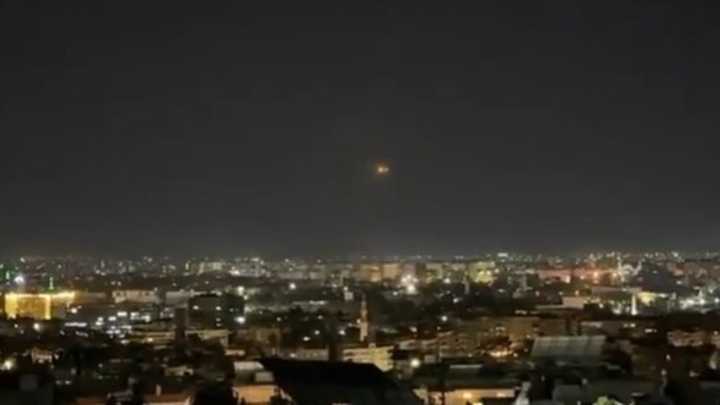 Reportan ataques aéreos israelíes en las afueras de Damasco (+VIDEOS)