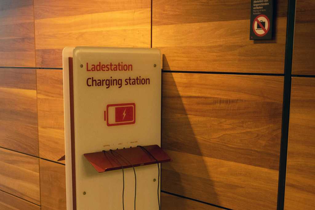 'Juice jacking' is back, but rogue USB chargers don't scare me