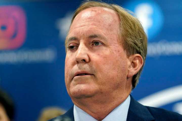 Fiscal de Texas demanda para desalojar los escaños de demócratas que huyeron del estado