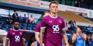Oliver Sonne debuta en la Premier League 2025/26: titular inesperado contra Tottenham en primera fecha