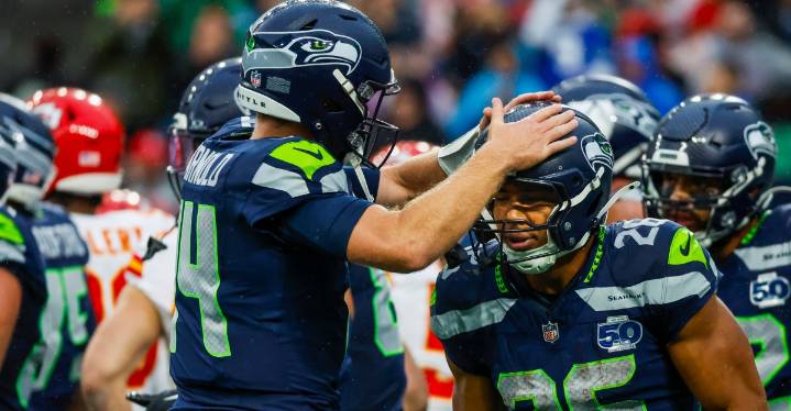 Seahawks-Chiefs score: Seahawks offense dominates in 33