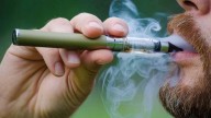 Aprueban prohibir cigarrillos electrónicos