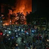 Indonesia cuts lawmaker perks as president tries to quell protests