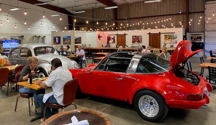 Think Small: Pies, Pasta and Wine at Little Uvas