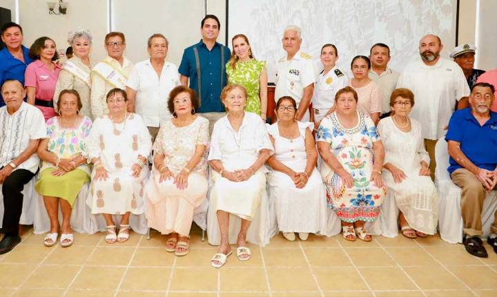 Gobierno Municipal celebra desayuno con descendientes de familias de fundadores de Isla Mujeres