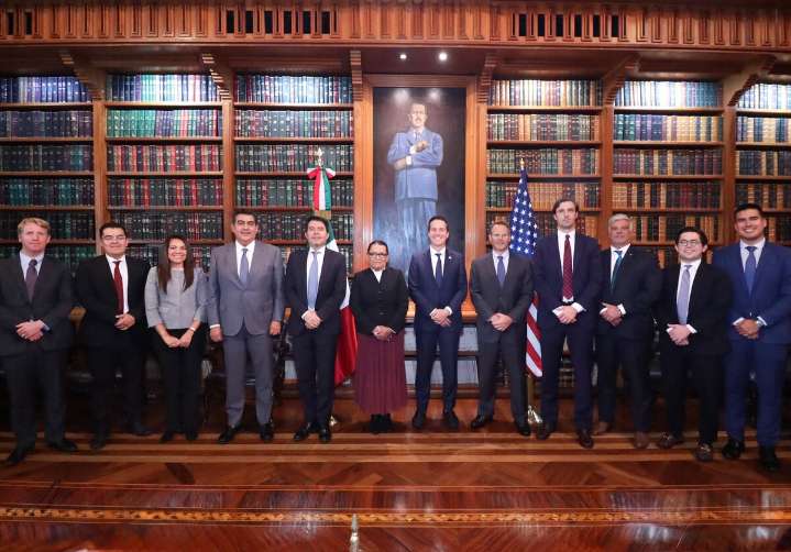 Rosa Icela recibe a delegación de EU