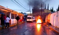Linchan a presuntos asaltantes en Puebla, uno de ellos muere