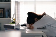 Dormir la siesta: el hábito saludable que gana popularidad en 2025