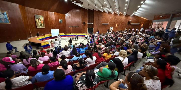 Arrancan plan formativo de feminismo comunal en Monagas