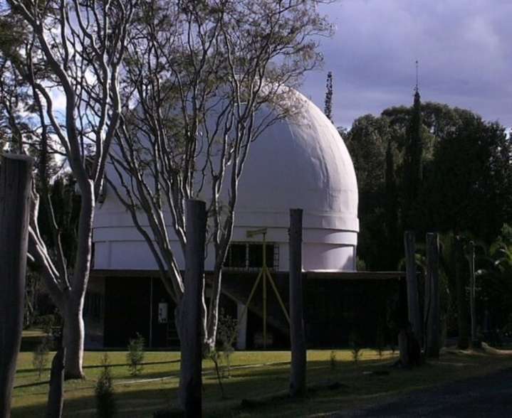 El Telescopio Olvidado de México Ahora Vigila los Cielos para Proteger la Tierra