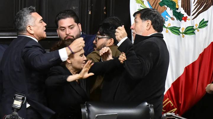 Así peleó el senador morenista para que no le robaran la marca ‘Noroña es pueblo’