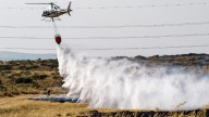 Refuerzo madrileño contra el fuego en Ávila: 11 bombas, 3 nodrizas, un bulldozer...