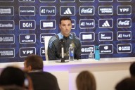 Lionel Scaloni presenció la práctica de un equipo del fútbol argentino en el predio de la AFA