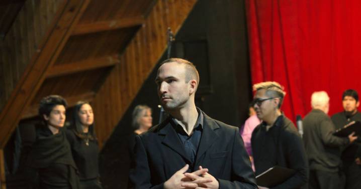 Un joven músico de Bariloche renuncia a la dirección de un coro municipal para radicarse en Rusia: «Es potencia en el mundo coral»