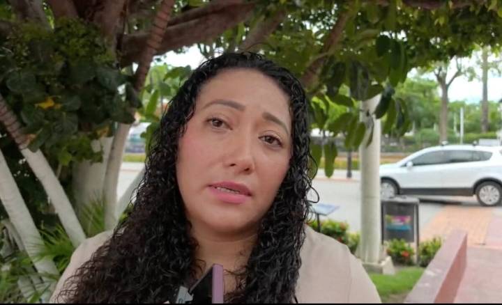 La golpearon por ir a cobrar unos tenis que le debían en Ciudad del Carmen; vive escondida con sus hijos