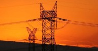 Van 30 amparos contra regulación energética ante autoabasto ilícito