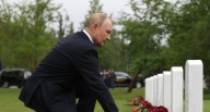Ofrenda floral de Vladimir Putin en cementerio de Alaska donde yacen restos de pilotos soviéticos | Donald Trump | Estados Unidos | Rusia 