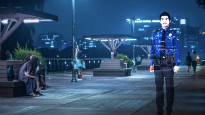 Lanzan una división de policías en hologramas de tamaño real para frenar el delito