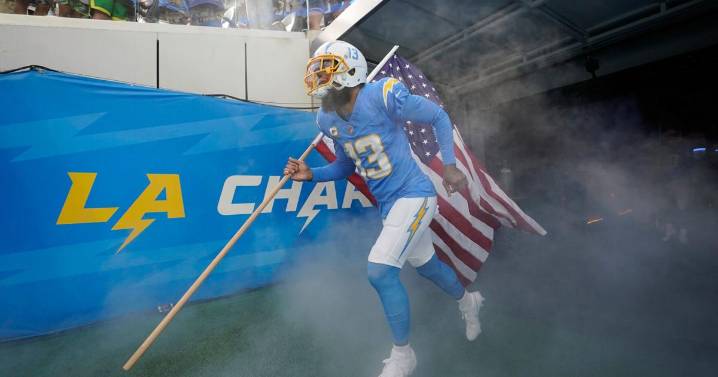 Keenan Allen returns to Chargers, feeling at home in new facility