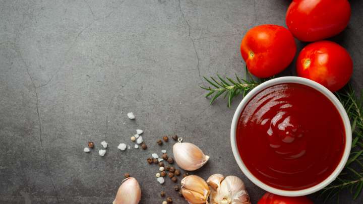 La ANMAT advierte sobre un lote de tomate triturado: posible contaminación y gusanos
