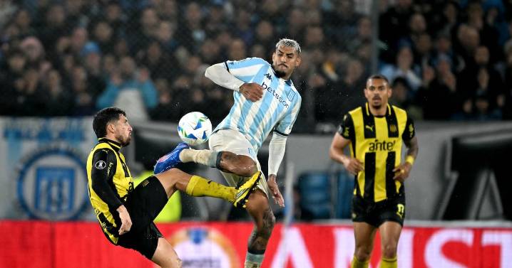 Triunfo heroico: Racing de Gabriel Arias elimina al Peñarol de Brayan Cortés y avanza a cuartos de la Libertadores