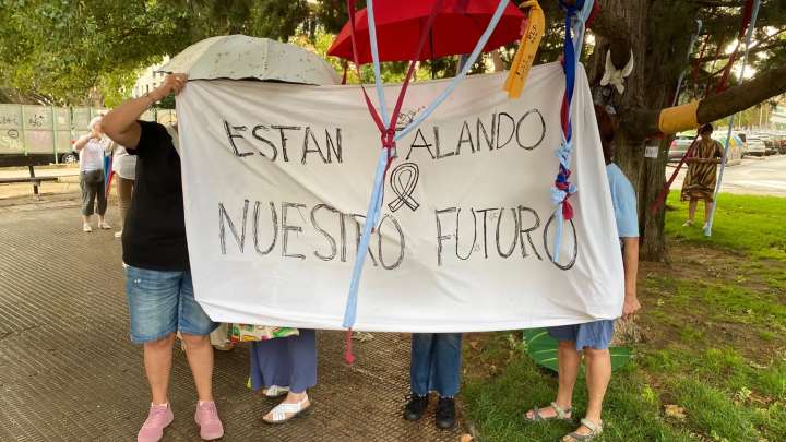 Nueva protesta en Huesca por la tala de árboles centenarios: "Nos han mentido"