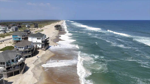 Erin obliga a evacuar islas en Carolina del Norte pero se espera que siga lejos de la costa