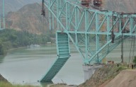 Derrumbe de puente en construcción deja 12 muertos y 4 desaparecidos en China