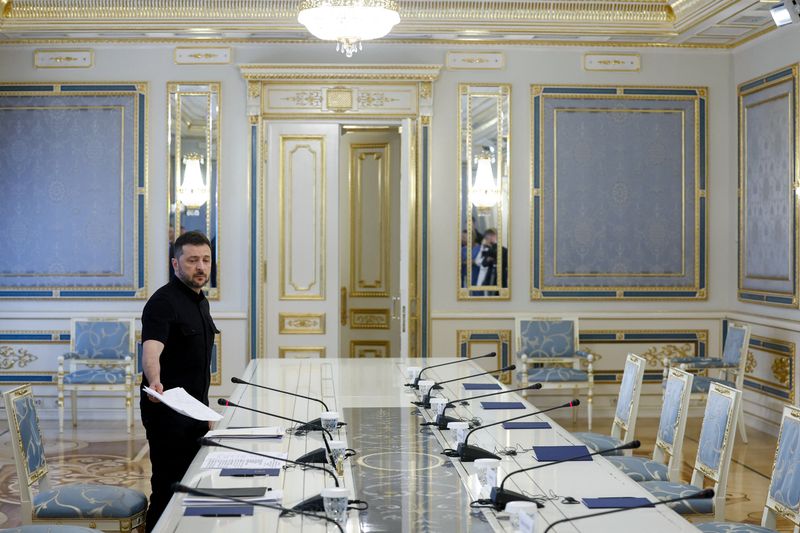 Ukraine vows to retaliate after Russian attacks on power sector
