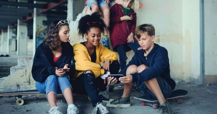Free, trauma-informed youth hotline releases report on its first year