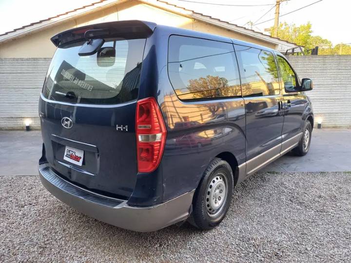 En»Autos Oscar» contamos con este práctico Hyundai H1 2.5 Tdi 12 Pas Full 2009