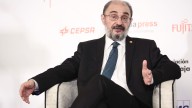 Así era Javier Lambán, el expresidente aragonés que ha muerto tras su lucha contra el cáncer: mandato, una voz propia y discrepancias con Sánchez
