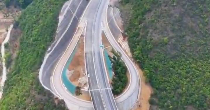 Incredible footage reveals moment mountain is sliced in half to build a highway