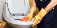 Cómo utilizar correctamente el vinagre blanco para eliminar el sarro del inodoro
