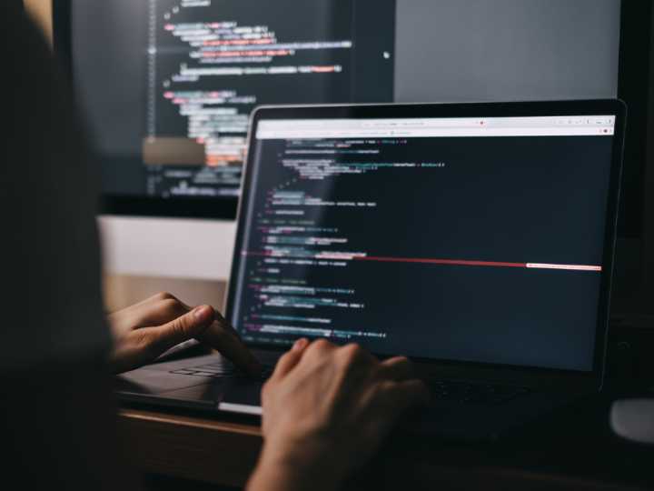 Microsoft Visual Studio Pro + 15 E-Courses: On sale for $77