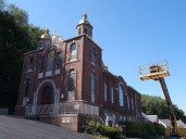 Ukrainian Orthodox Church domes receive fresh coat of paint
