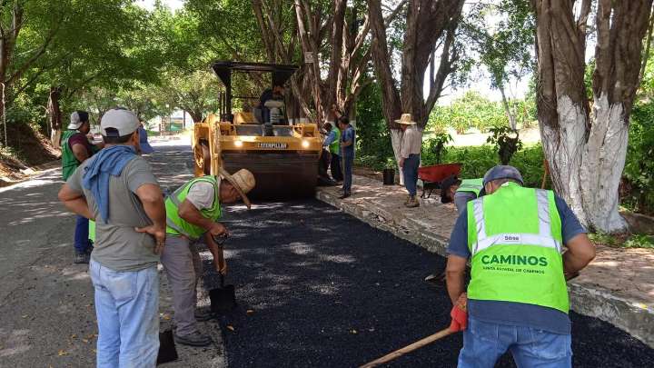 EN UN AÑO ATENDIÓ ESTADO MIL QUINIENTOS KILÓMETROS DE CAMINOS