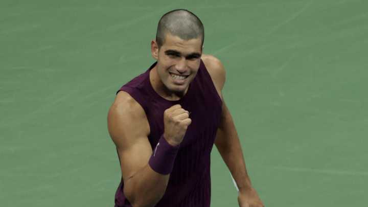 Carlos Alcaraz derriba el muro de 2,11 de Reilly Opelka en su debut en el US Open