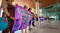 Colectivos feministas y familiares protestan para oponerse a liberación de presunto agresor de mujer en Aldama