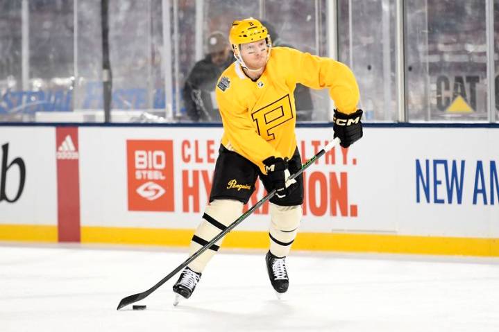 Longtime Penguins D Chad Ruhwedel announces retirement