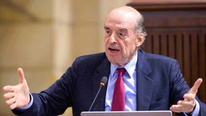 Fiscalía abre indagación contra Álvaro Leyva por presunta conspiración contra Gustavo Petro