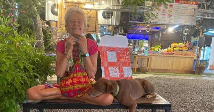 La agencia que tramitó el visado de la española de 72 años desaparecida en Indonesia: «No salió del país»