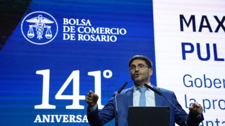 Pullaro, duro contra Milei en la Bolsa de Comercio de Rosario: "Santa Fe necesita votos en el Congreso, no vetos"