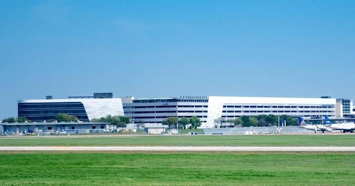 2 injured when Houston-bound SkyWest flight hits turbulence and diverts to Austin, Texas