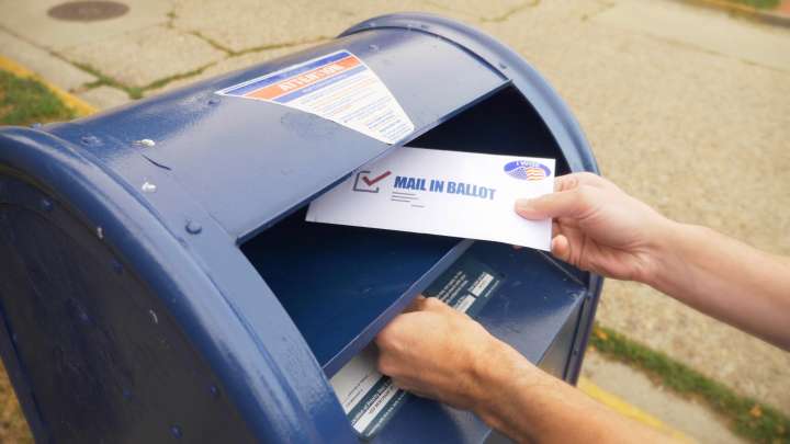Trump announces plan to eliminate mail-in and voting machines before 2026 midterms