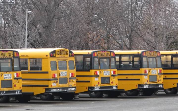 Informe independiente alerta sobre peligros en buses escolares de Boston