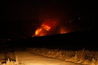 Incendios forestales activos, en directo | Interior declara la fase de Preemergencia del plan estatal ante los numerosos incendios en varias comunidades