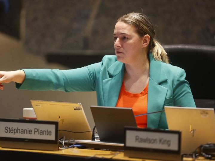 Ottawa council rejects pay suspension for Coun. Stéphanie Plante