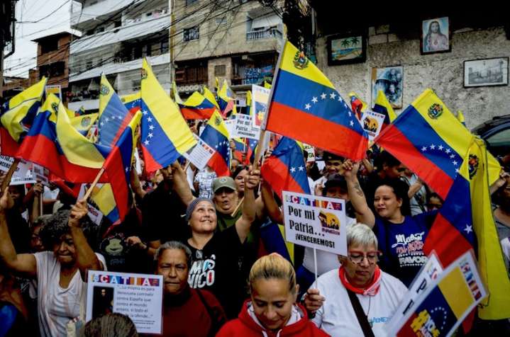 El chavismo se moviliza en comunidades para respaldar a Maduro