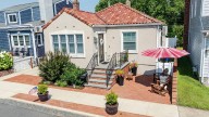 966-square-foot home on canal in Long Beach lists for $865,000